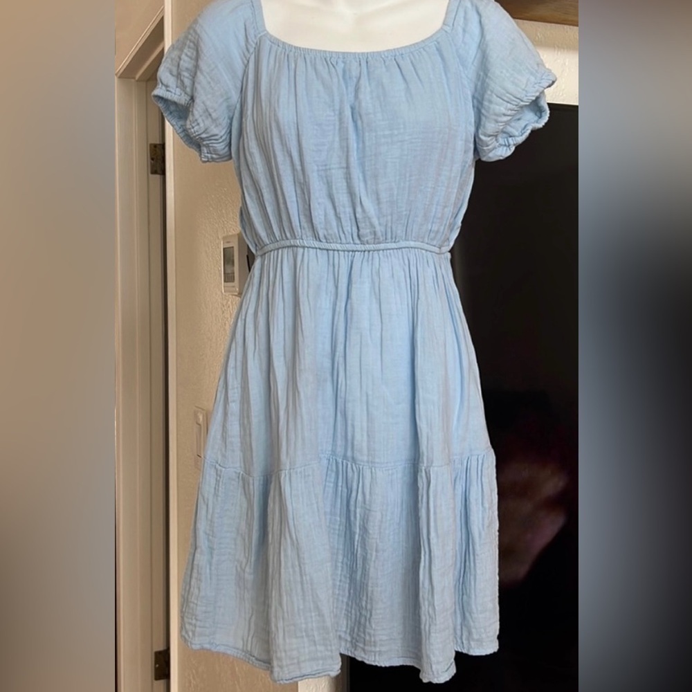Jessica Simpson 100% cotton cut out back dress. Ties in back.